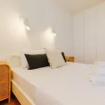 Elements Luxury Suite, Vesta Philoxenia